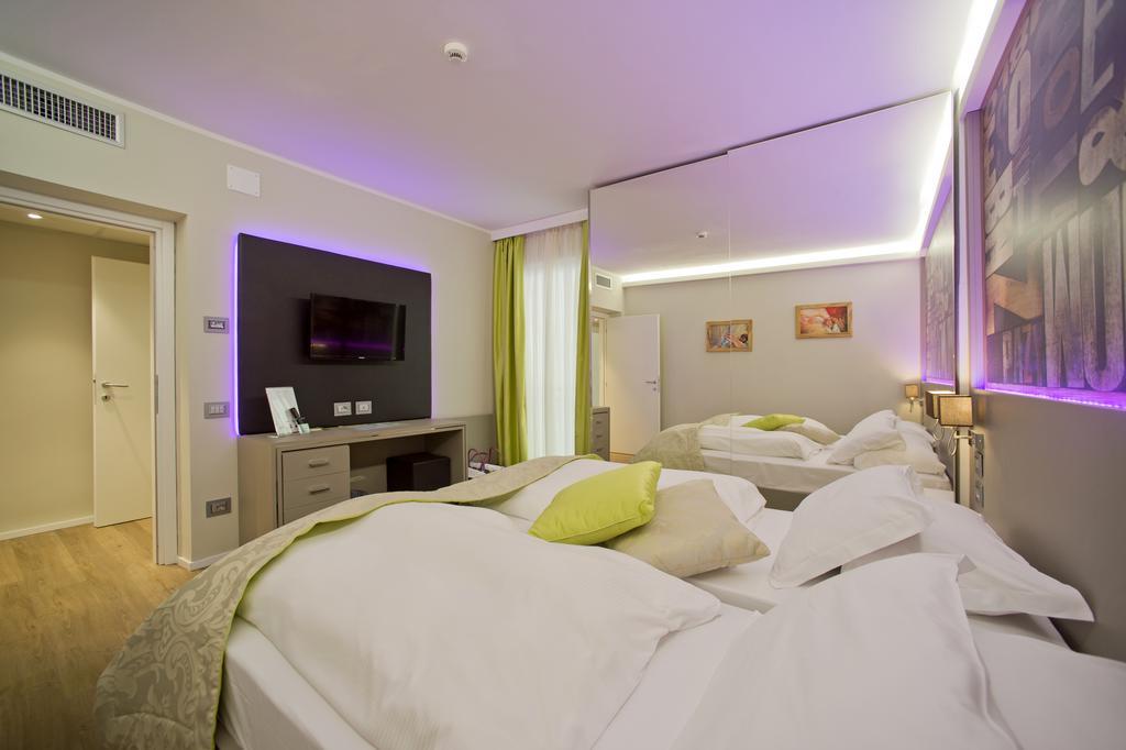 Aktivhotel Santalucia Torbole Sul Garda Exterior foto