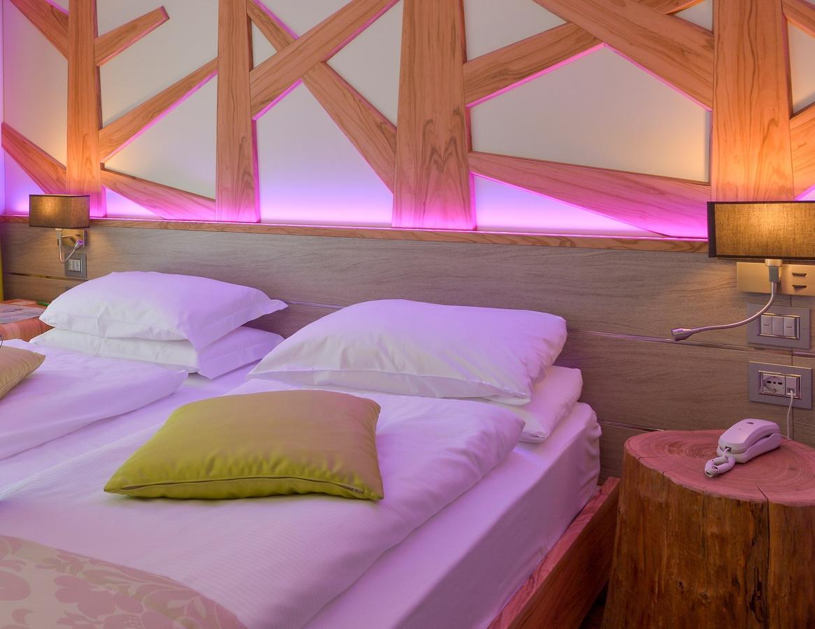 Aktivhotel Santalucia Torbole Sul Garda Exterior foto
